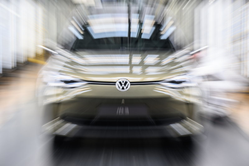 Volkswagen капут: немцы тщетно пытаются спасти свой умирающий автопром
