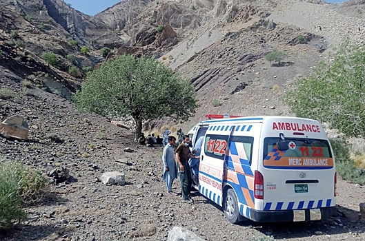 На севере Пакистана погибли не менее 20 человек при аварии с автобусом