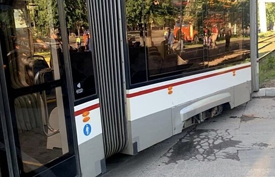 В Москве произошло ДТП на трамвайных путях