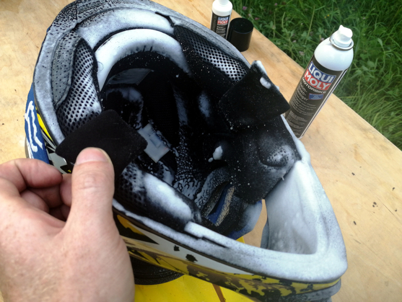 Поддержание костюма в форме: как почистить велосипедное снаряжение, чтобы оно не превратилось в тряпки